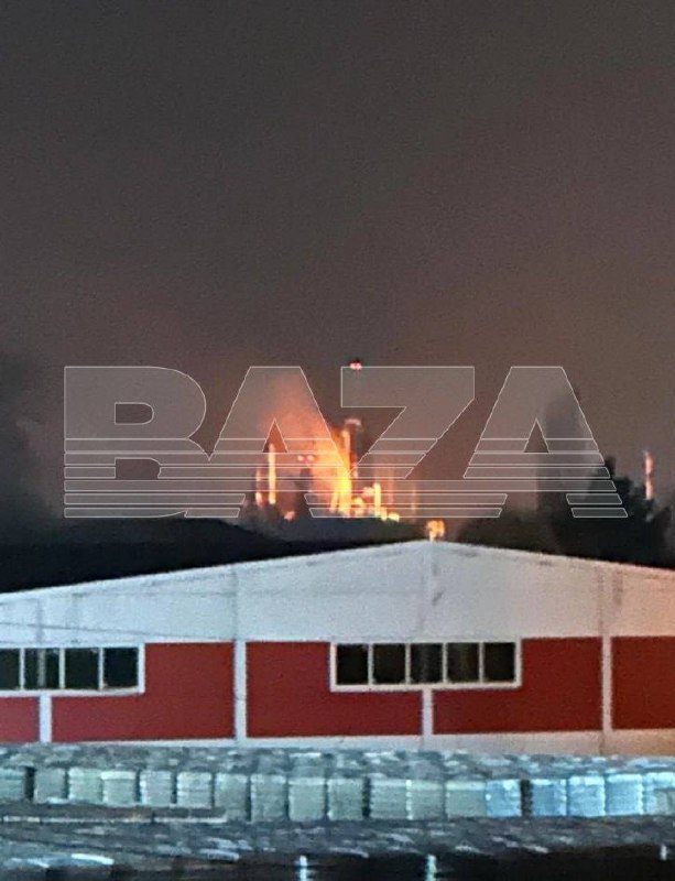 هاجمت طائرات بدون طيار مصفاة في سلافيانسك نا كوباني، مما أدى إلى اندلاع حريق