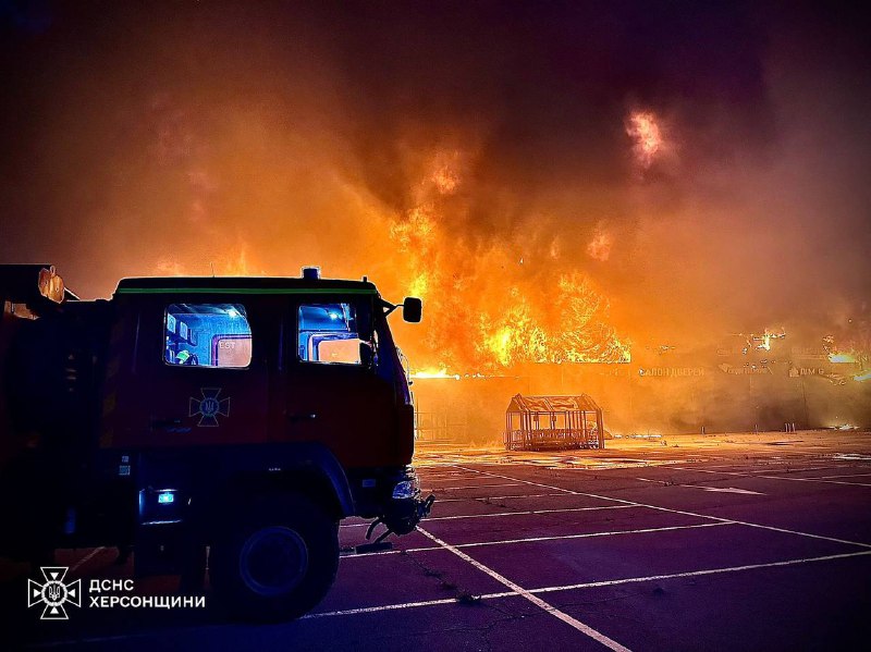 Massive shelling in Kherson overnight caused multiple fires