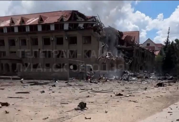 Missile strike in Luhansk targeted the building used as military base