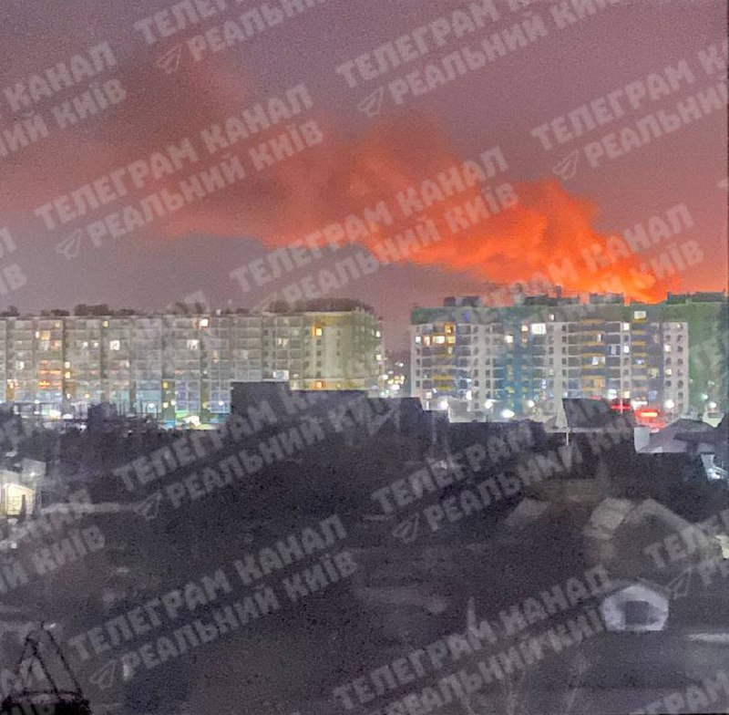 На Крюковщине в жилом доме вспыхнул крупный пожар после атаки ударного беспилотника