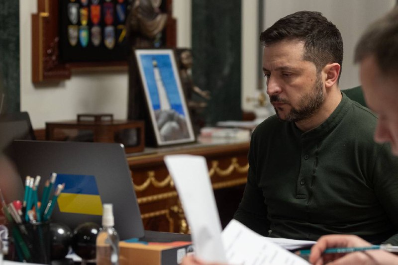 Zelensky: Had a productive conversation with our Baltic friends: President of Lithuania Gitanas Nausėda, President of Latvia Edgars Rinkėvis, and Prime Minister of Estonia Kristen Michał. Informed them about yesterday's summit in London