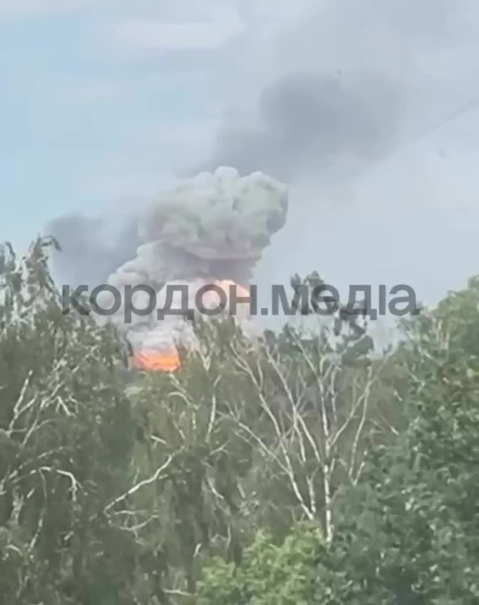 La aviación rusa lanzó al menos seis bombas planeadoras sobre Shostka esta mañana.