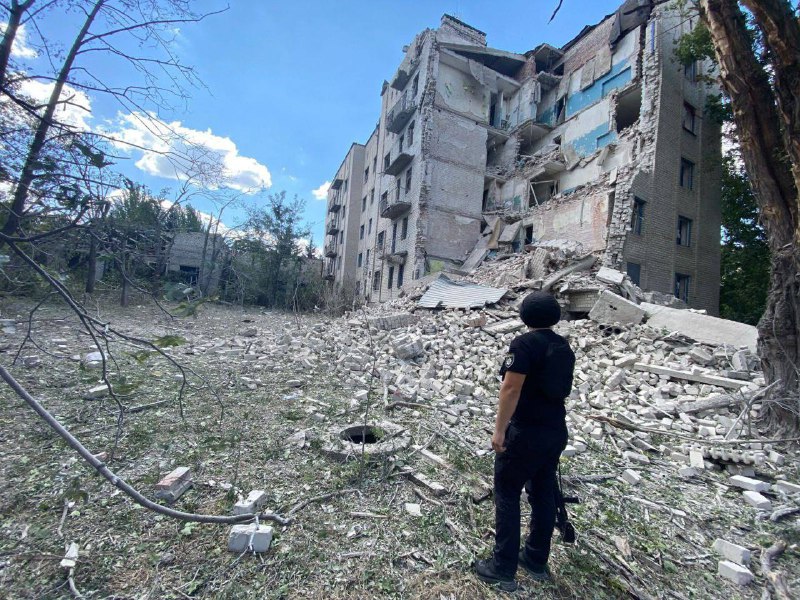 Dos personas murieron y 14 resultaron heridas como resultado de ataques aéreos y bombardeos de artillería en Kostiantynivka, región de Donetsk.