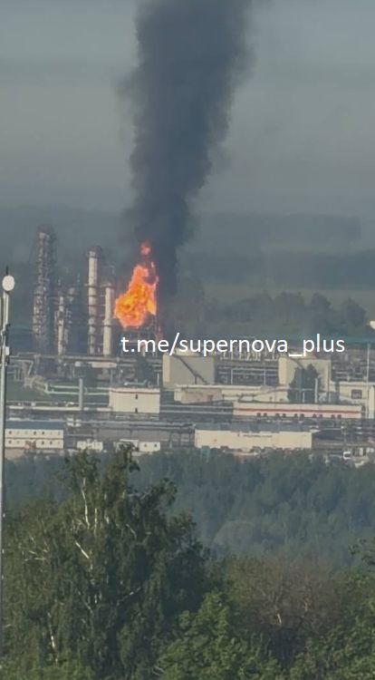 Drohnen haben die Lukoil-Ölraffinerie in Kstovo in der Region Nischni Nowgorod angegriffen.