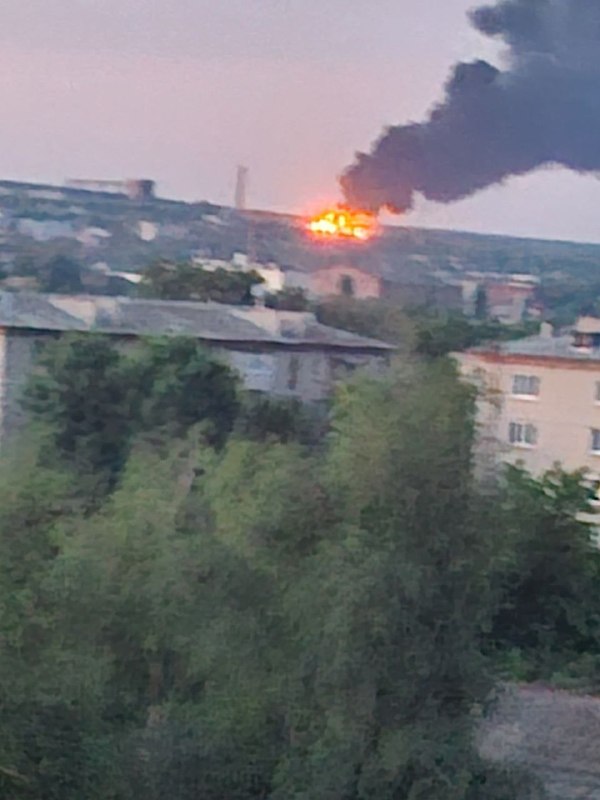 Дрони атакували паливний склад у Луганську