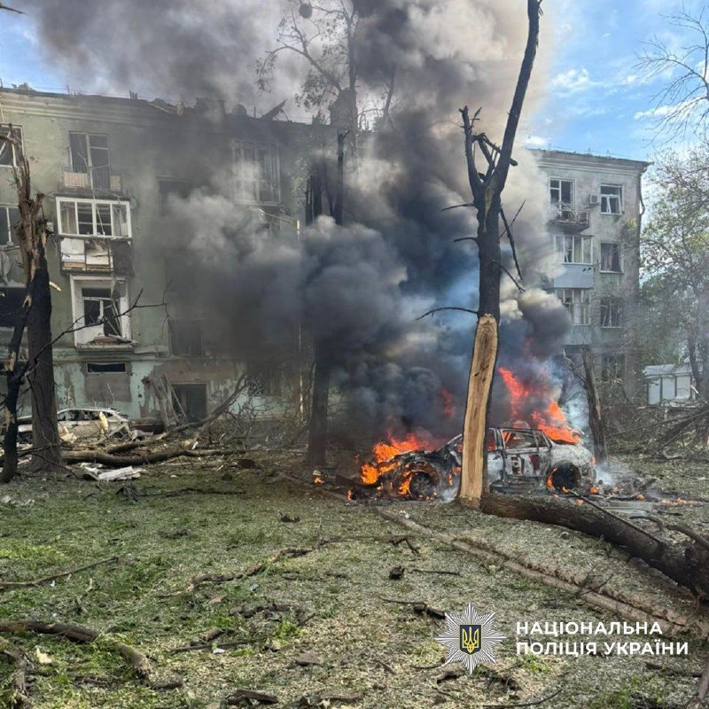 Bei russischen Bombardierungen in der Region Donezk gestern wurden zwei Menschen getötet und 21 verletzt.
