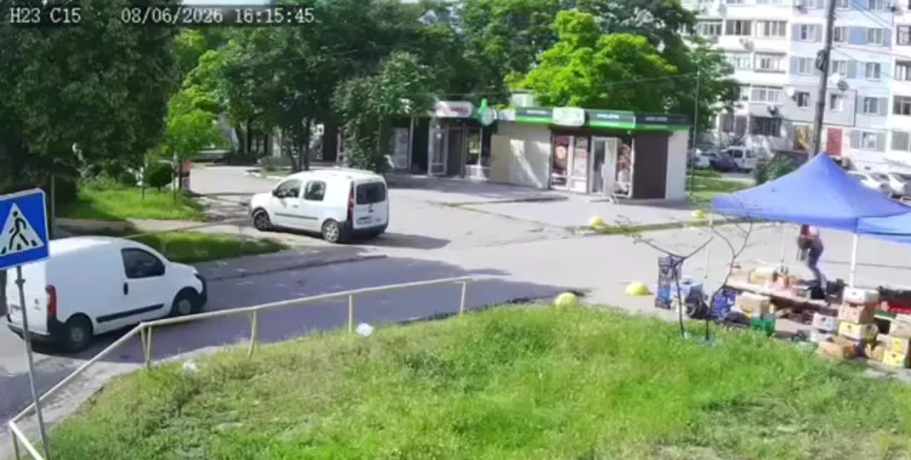 مقتل شخصين على الأقل وإصابة 15 آخرين جراء غارة جوية روسية بطائرة مسيرة في زابوروجيا