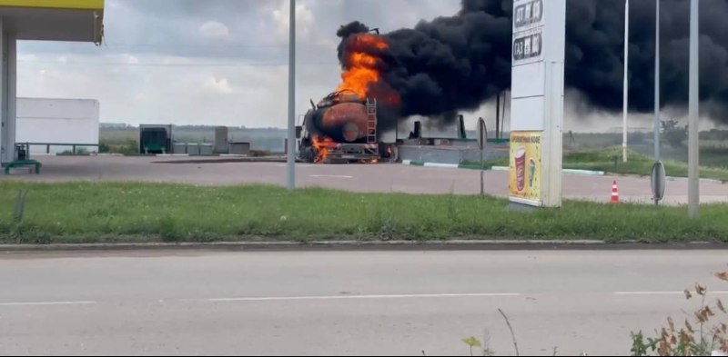 Drohnenangriff auf die Tankstelle in Skadowsk